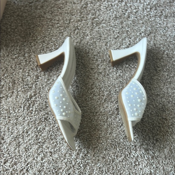 New BCBG White Studded Mules – Size 8 - Picture 4 of 6